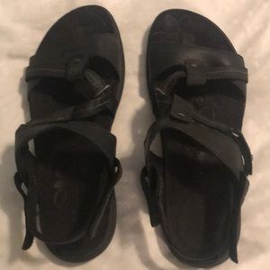 Available!!- Merrell Black Sandels